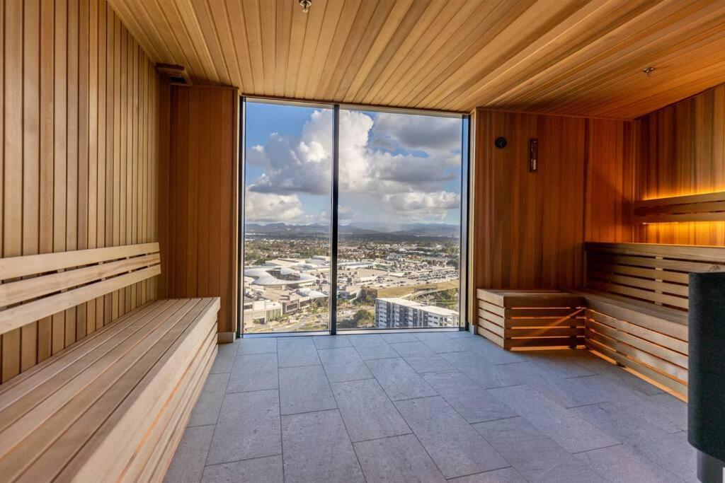 Ocean Skyline View Apartment-casino
